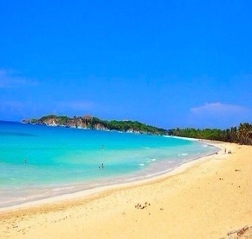 Один из самых красивых и нетронутых пляжей Macao Beach (пляж Макао).
Пляж расположен вдоль восточного побережья Доминиканской Республики.
Он идеально подходит для тех, кто любит уединение и не любит большое количество туристов и оживленных мест.