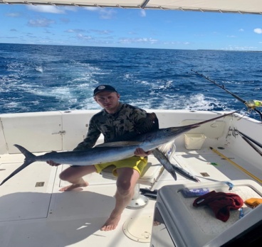 🎣 Рыбалка на яхте на марлина, тунца, барракуду  и дорадо (махи махи) 👌
⠀⠀ 
💰 Стоимость в группе (4-6 человек), однокаютная рыбацкая яхта: 
75$ - для рыбака 
50$ - сопровождающий⠀⠀⠀⠀
⠀⠀ ⏱Длительность 4 часа.
⠀⠀ 📋Включено:
трансфер из отеля и обратно
все необходимое оборудование для рыбалки в океане,  напитки (ром, кола, вода)
⠀ 🛥  Чартер (аренда) яхты для рыбалки на от 4-х часов - 470$
⠀⠀ ☝️Людям, страдающим 