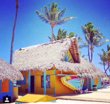 Хочется уже лето!!! Солнце☀️Жара🌞Море🌊Пляж🌴Всё такое яркое. Насыщенное. Совсем другое настроение. Гулять на улице ночью. Наслаждаться отдыхом. Веселится, жить в своё удовольствие.
Все это - Доминикана...